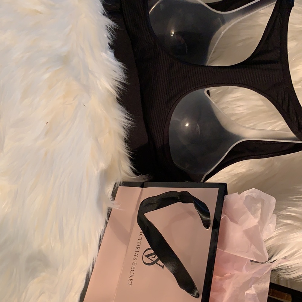 Victoria secret !! - Picture 5 of 10